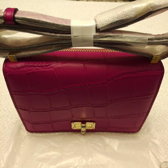 BRAND NEW DVF CROCODILE EMBOSSED LEATHER HANDBAG IN SUMMER BEET (FUSCHIA) COLOR - Picture 3 of 9